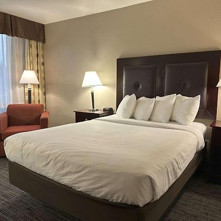 Quality Inn & Suites エバレット エクステリア 写真